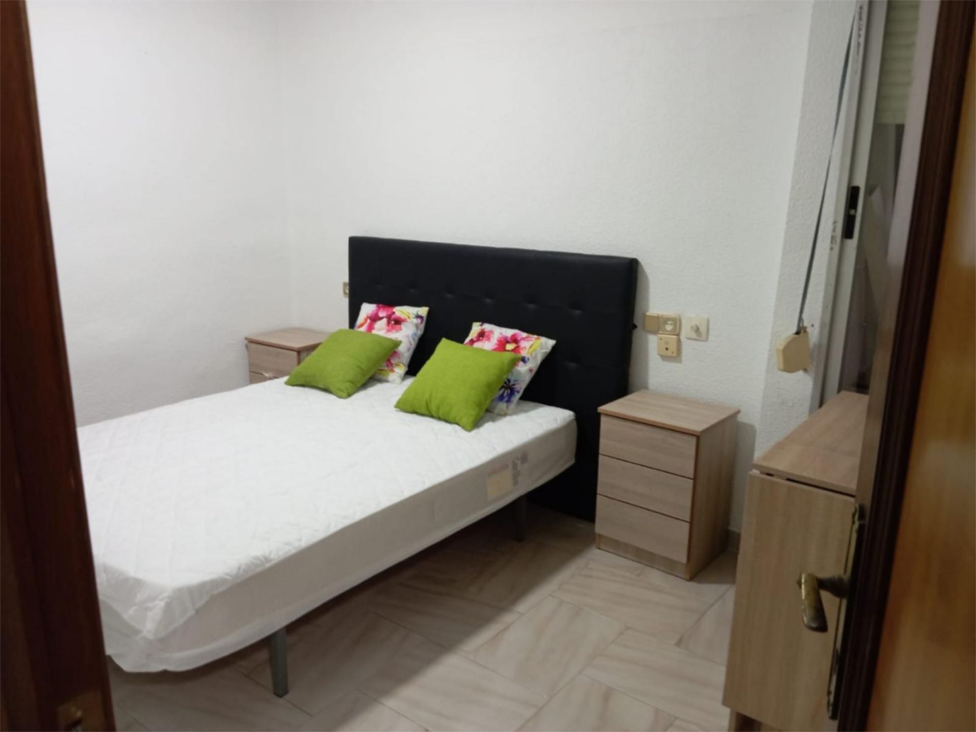 Bedroom of Flat to share in  Valencia Capital  with Terrace and Furnished