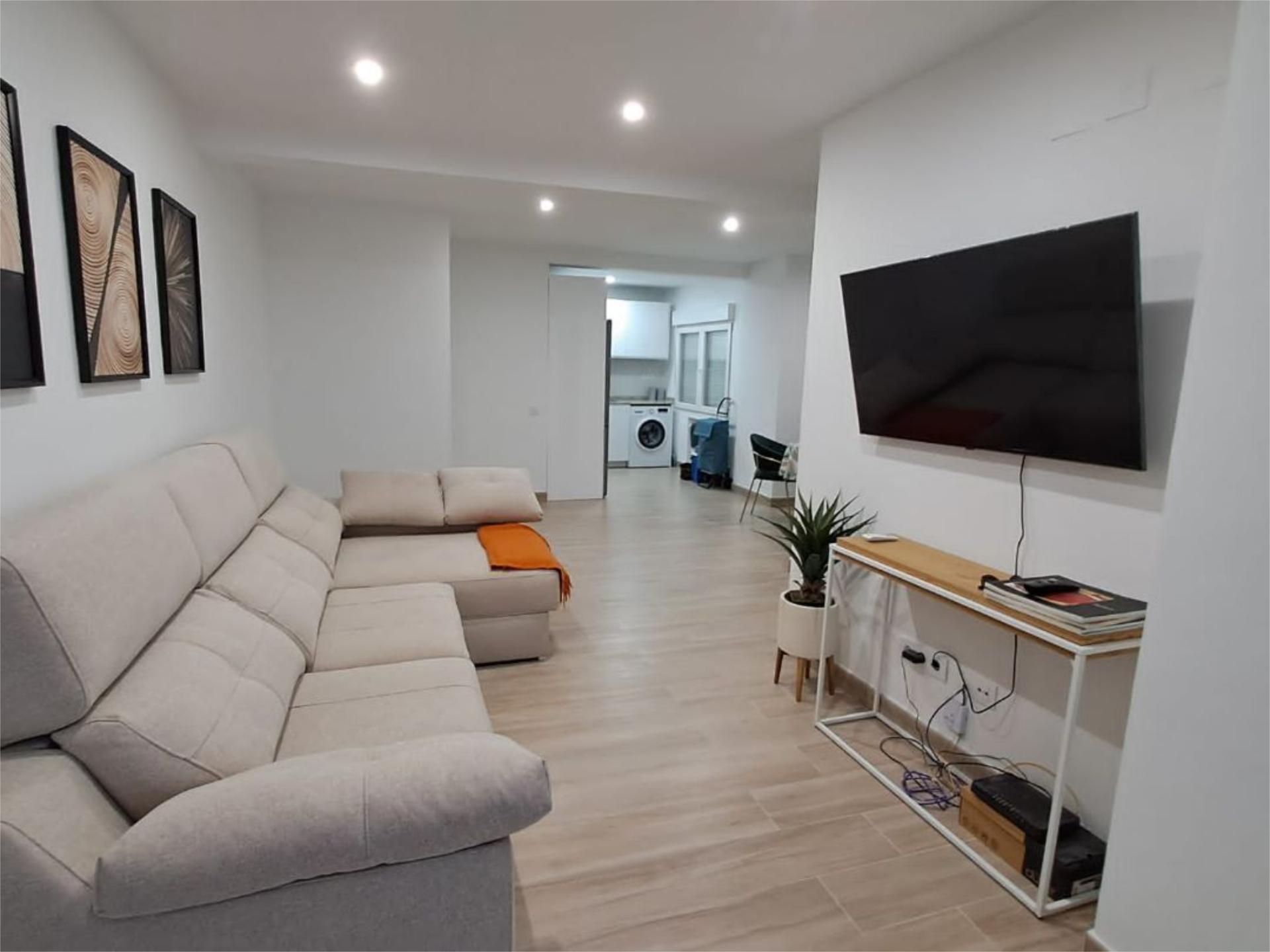 Living room of Flat to rent in  Madrid Capital  with Air Conditioner, Heating and Furnished