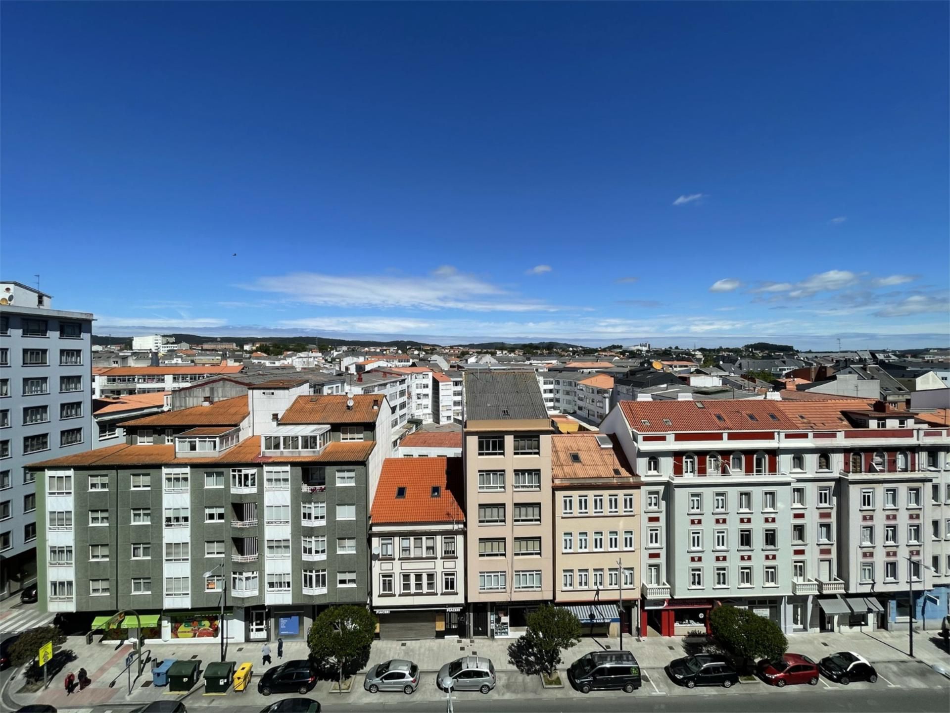 Vista exterior de Pis de lloguer en Ferrol amb Calefacció, Parquet i Moblat