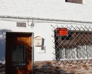 Vista exterior de Casa adosada en venda en Alcaudete amb Aire condicionat, Calefacció i Terrassa