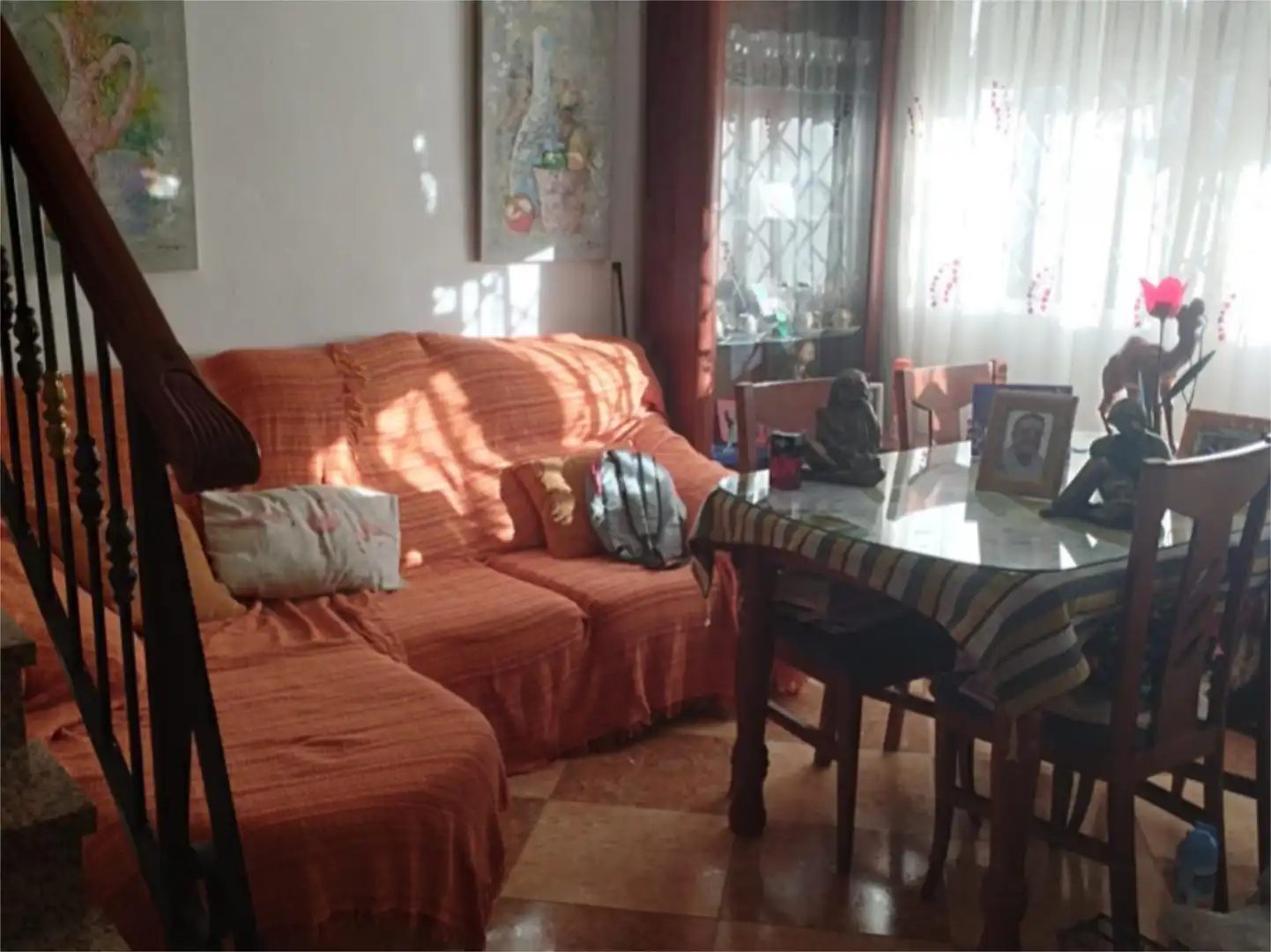 Casa adosada en venda a Avenida la Paz, 40, Alcaudete Sala d'estar de Casa adosada en venda en Alcaudete amb Aire condicionat, Calefacció i Terrassa