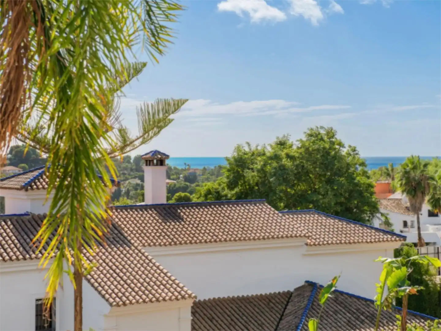 Casa o xalet en venda a Urbanización Zarza del Paraíso, 4, Paraiso - Barronal Vista exterior de Casa o xalet en venda en Estepona amb Aire condicionat, Terrassa i Piscina