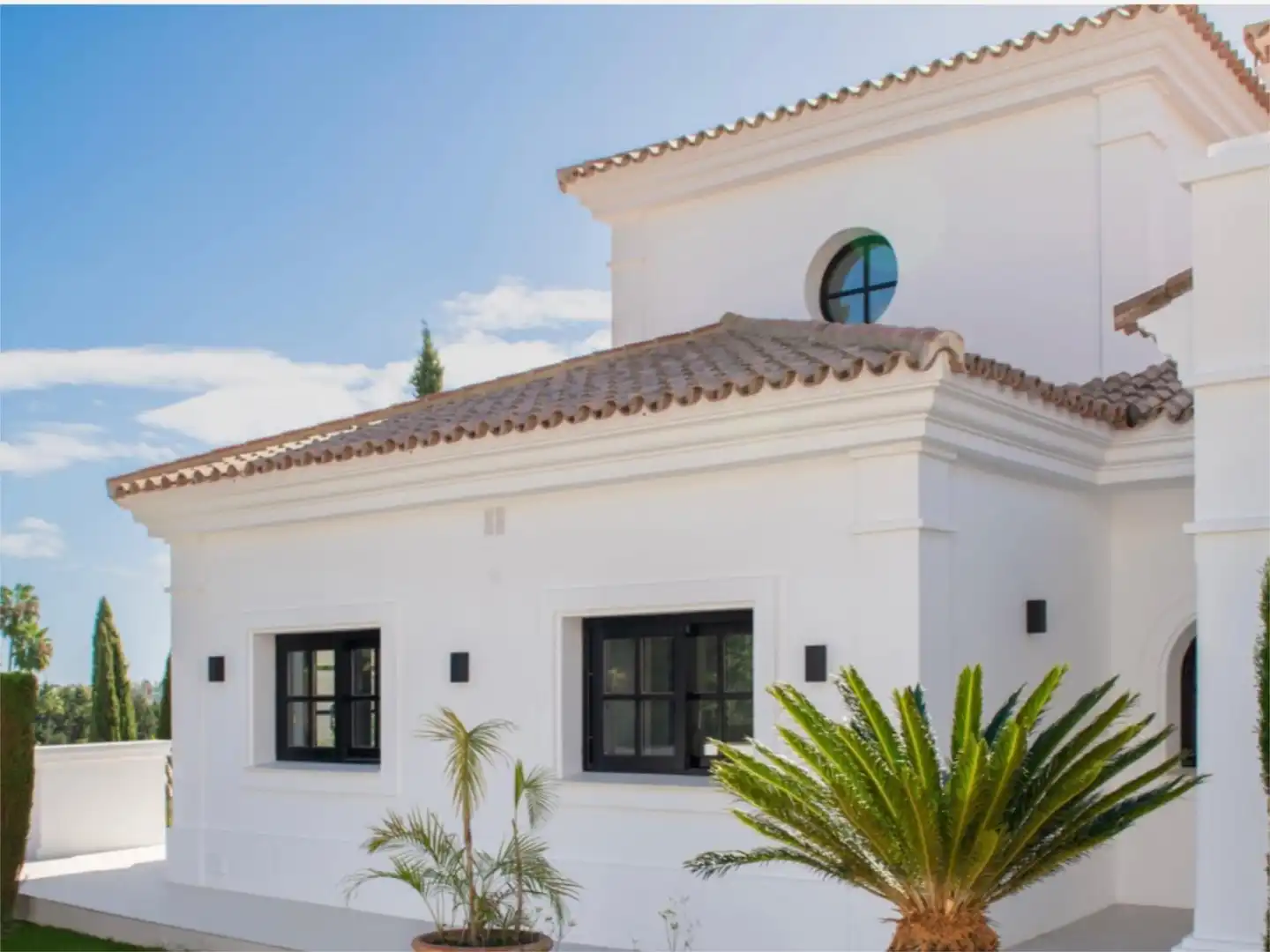 Casa o xalet en venda a Urbanización Zarza del Paraíso, 4, Paraiso - Barronal Vista exterior de Casa o xalet en venda en Estepona amb Aire condicionat, Terrassa i Piscina