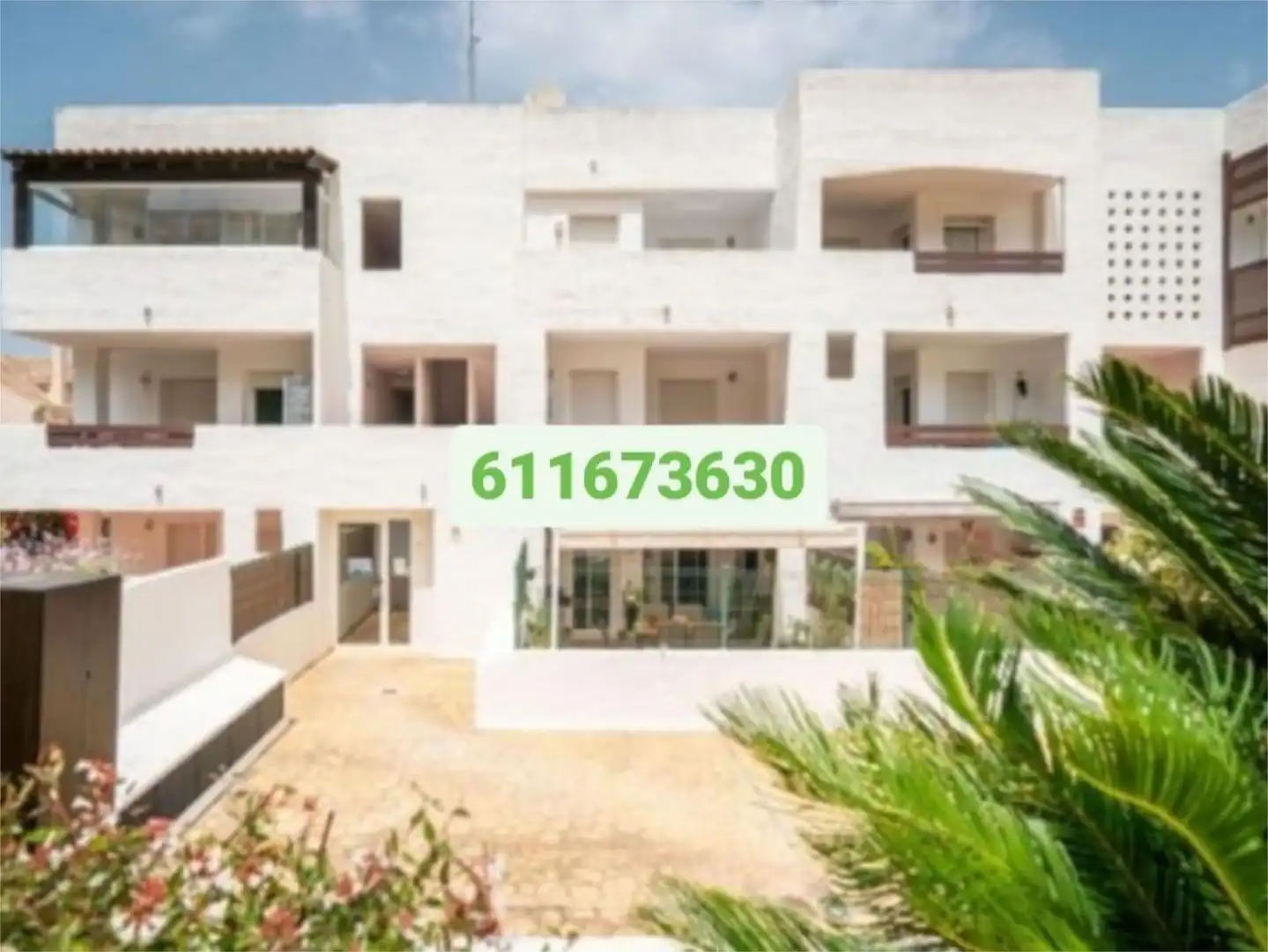 Apartamento en venta en Arrabal I-6, 1, La Duquesa Vista exterior de Apartamento en venta en Manilva con Aire acondicionado, Terraza y Piscina