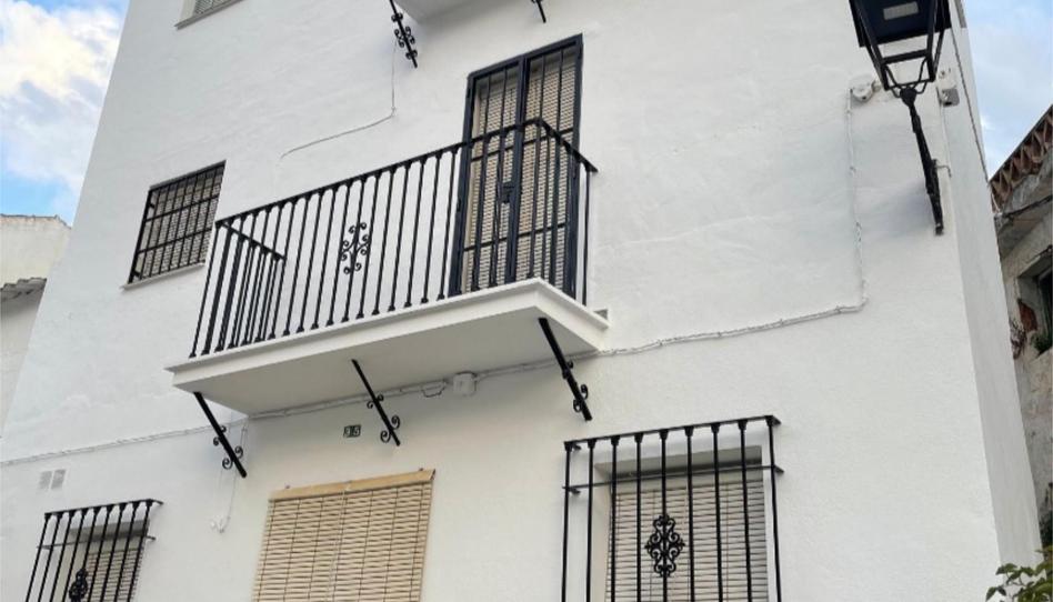 Casa adosada en venda a Travesia Pio XII, 123, Igualeja, Málaga - imatge 1 Foto 1 de Casa adosada en venda a Travesia Pio XII, 123, Igualeja, Málaga