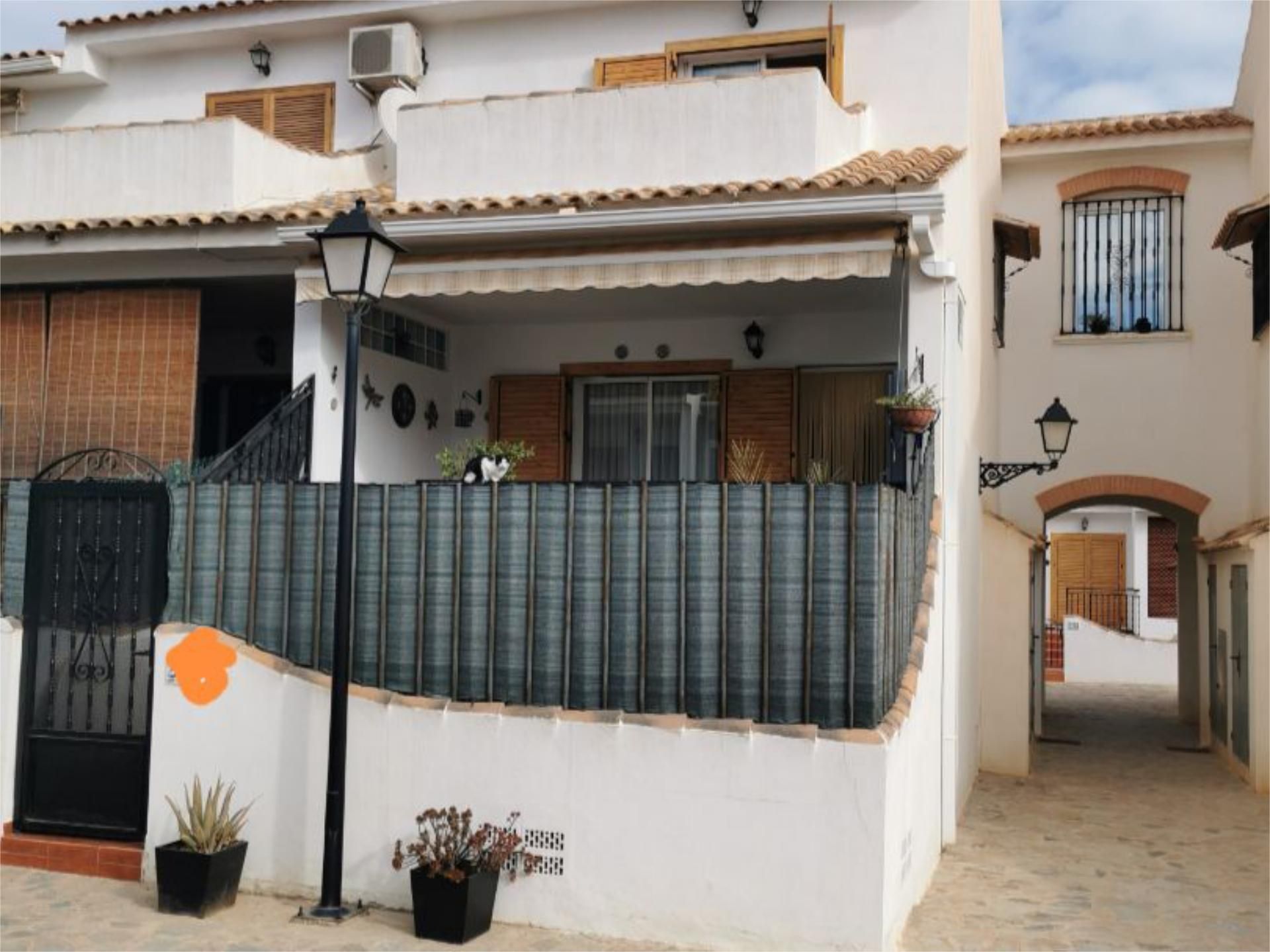 Casa adosada en venta en Calle Monte de Santa Pola, 730, Monte Faro - Altomar II Vista exterior de Casa adosada en venta en Santa Pola con Terraza y Piscina