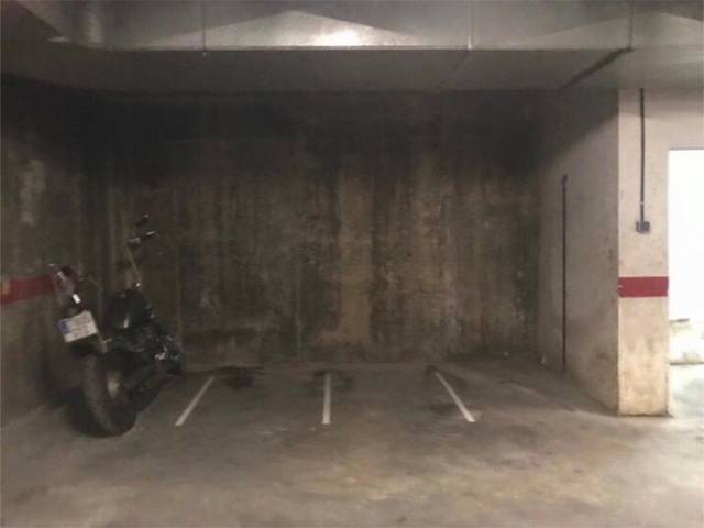 Garaje en Alquiler en Carrer del Peu de la Creu, 12 en El Raval