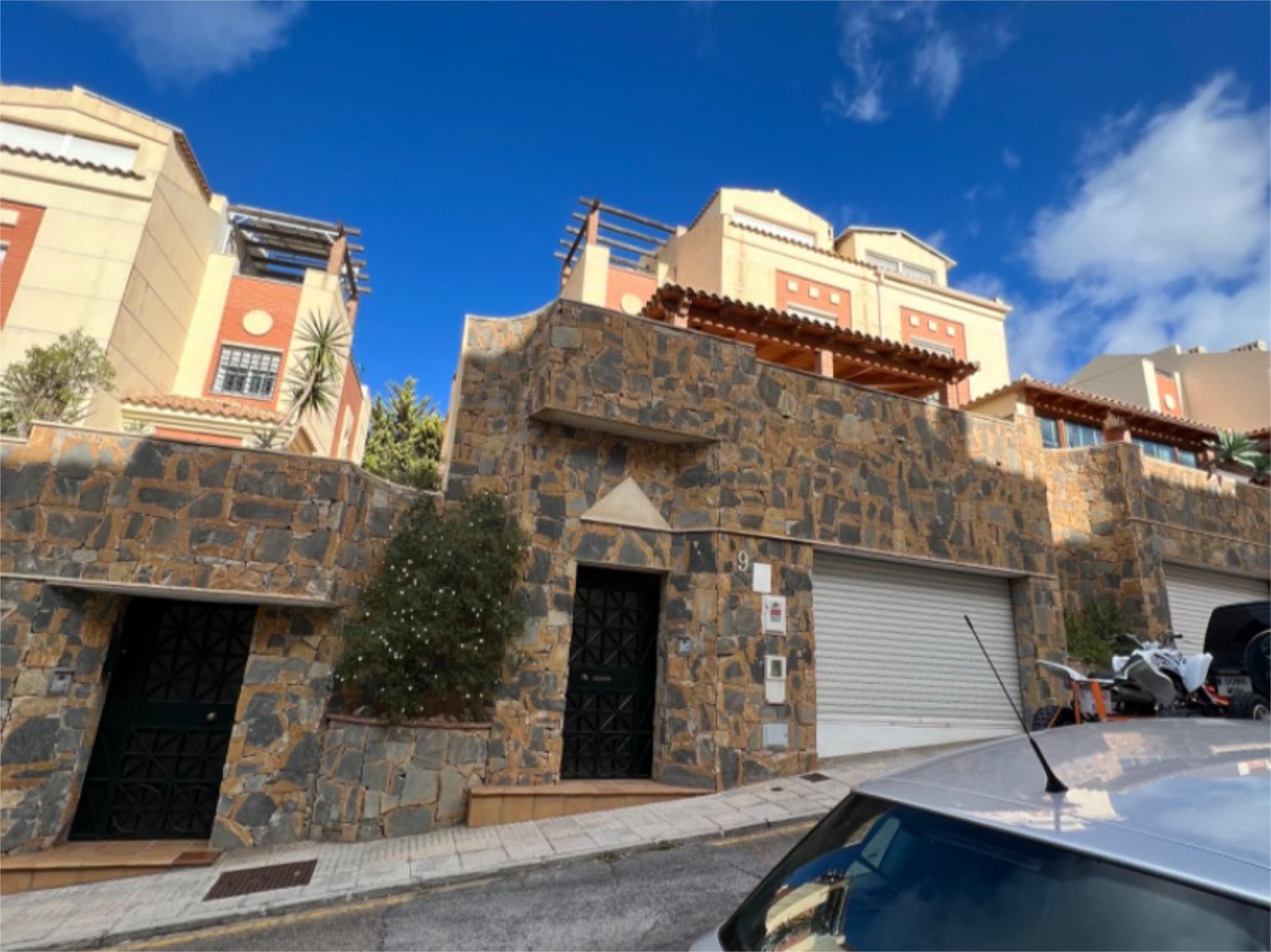 Vista exterior de Casa o xalet en venda en Málaga Capital amb Aire condicionat, Terrassa i Piscina