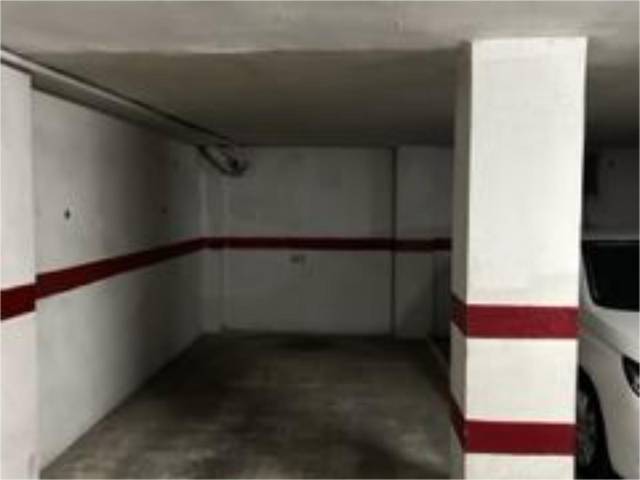 Garaje en Alquiler en Carrer del Poeta Mas y Ros, 86 en L'Illa Perduda