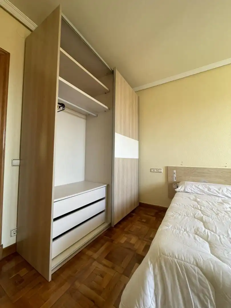 Habitación en Calle Mayor, 40, Tiebas-Muruarte de Reta Habitación de Piso para compartir en Tiebas-Muruarte de Reta con Calefacción, Jardín privado y Parquet