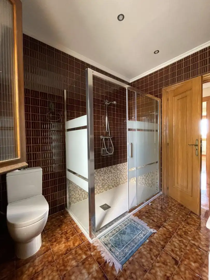 Habitación en Calle Mayor, 40, Tiebas-Muruarte de Reta Baño de Piso para compartir en Tiebas-Muruarte de Reta con Calefacción, Jardín privado y Parquet