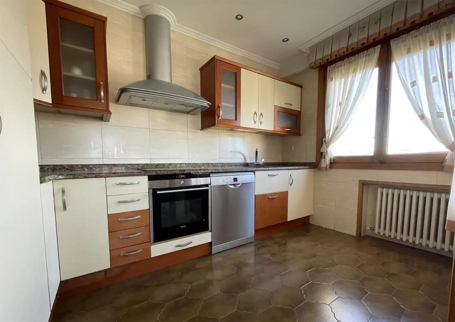 Habitación en Calle Mayor, 40, Tiebas-Muruarte de Reta Cocina de Piso para compartir en Tiebas-Muruarte de Reta con Calefacción, Jardín privado y Parquet