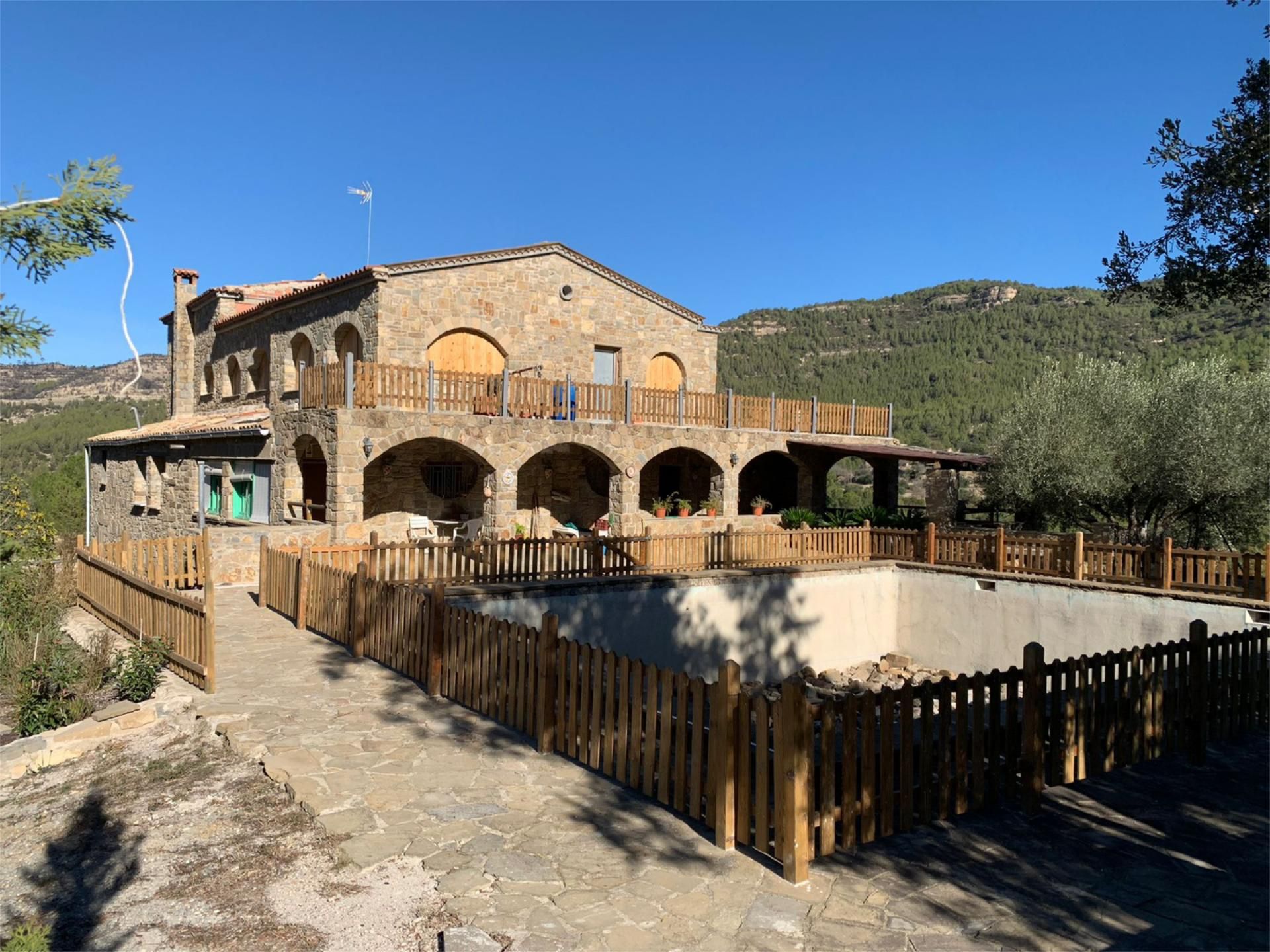 Vista exterior de Finca rústica en venda en Sant Vicenç de Castellet amb Calefacció, Jardí privat i Terrassa
