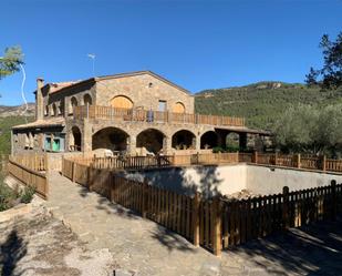 Vista exterior de Finca rústica en venda en Sant Vicenç de Castellet amb Terrassa, Piscina i Balcó