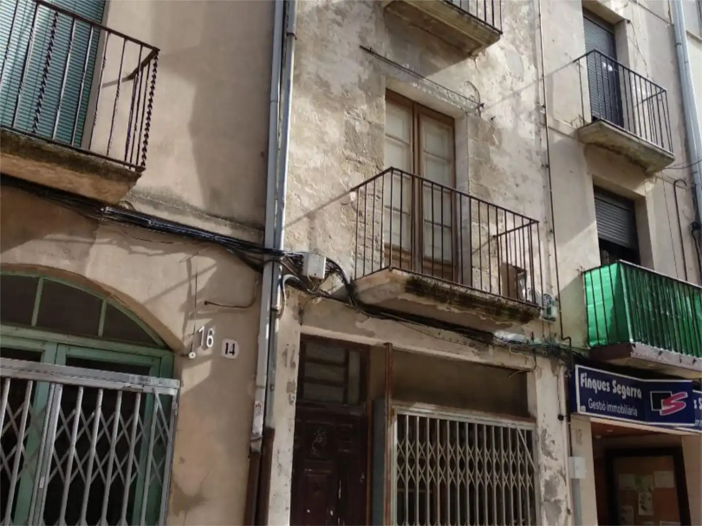 Casa adosada en venda a Carrer Combat, 14, Cervera Vista exterior de Casa adosada en venda en Cervera amb Terrassa i Balcó