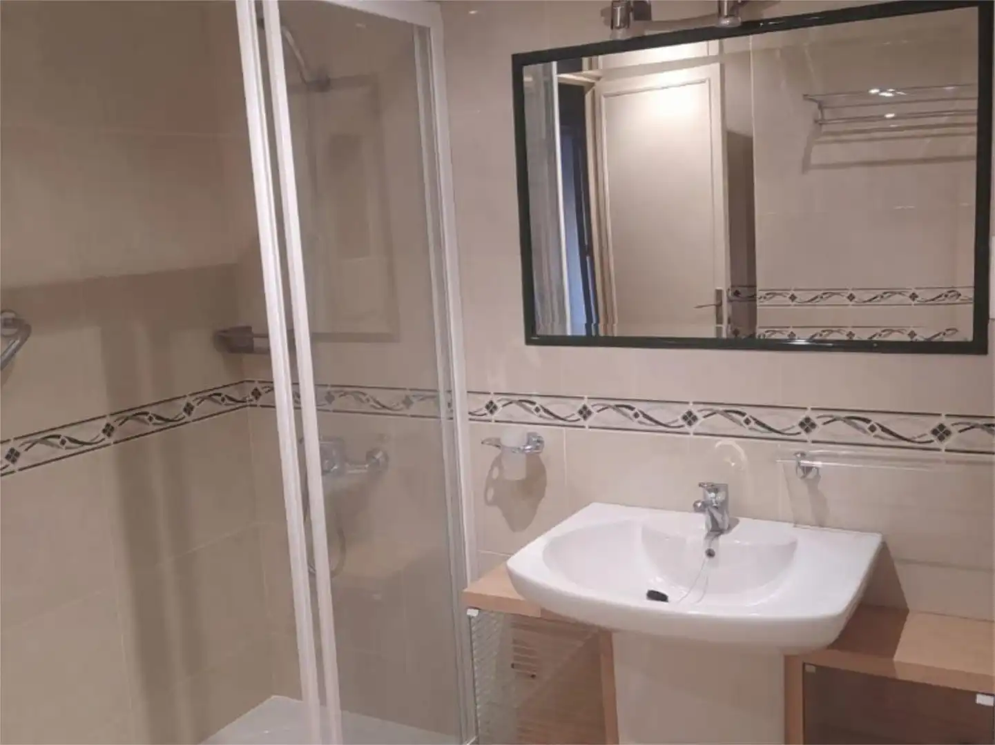 Piso en venta en Plaza Constitución, 6, Centro Baño de Piso en venta en Aranda de Duero con Calefacción y Balcón