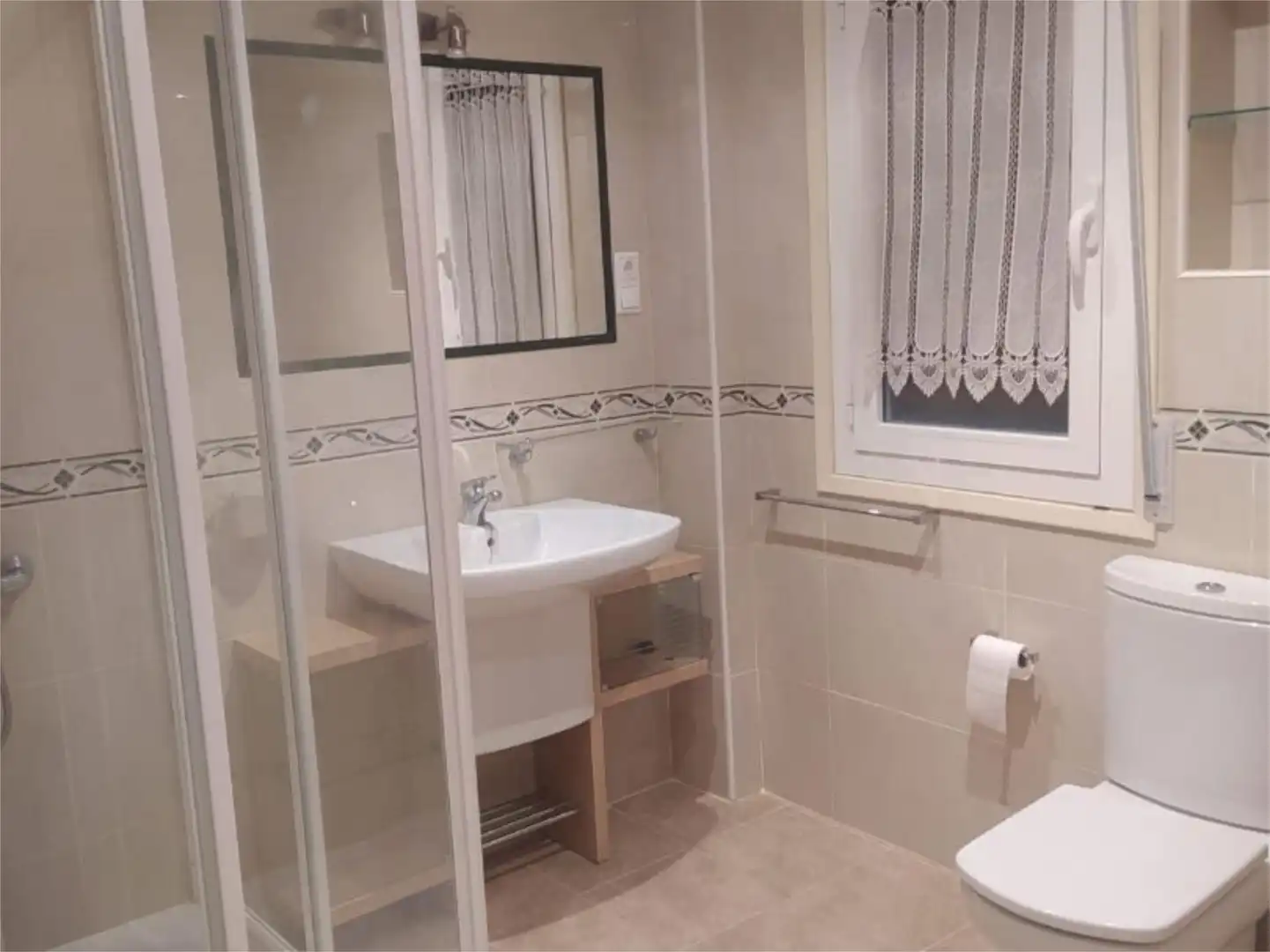 Piso en venta en Plaza Constitución, 6, Centro Baño de Piso en venta en Aranda de Duero con Calefacción y Balcón