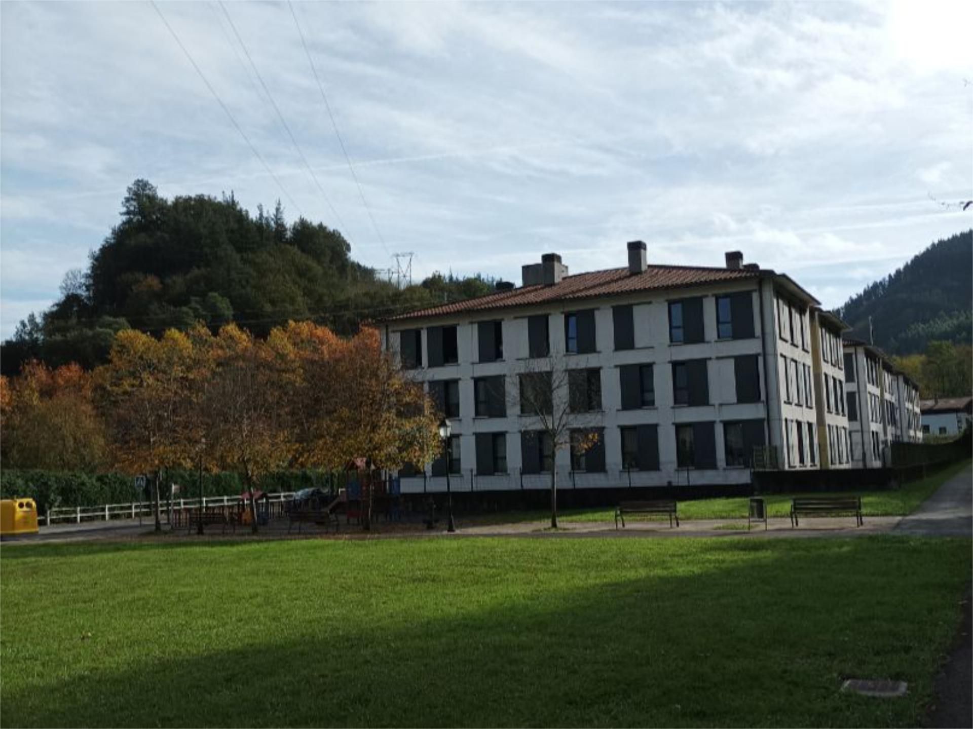 Vista exterior de Pis en venda en Areatza amb Calefacció, Parquet i Traster