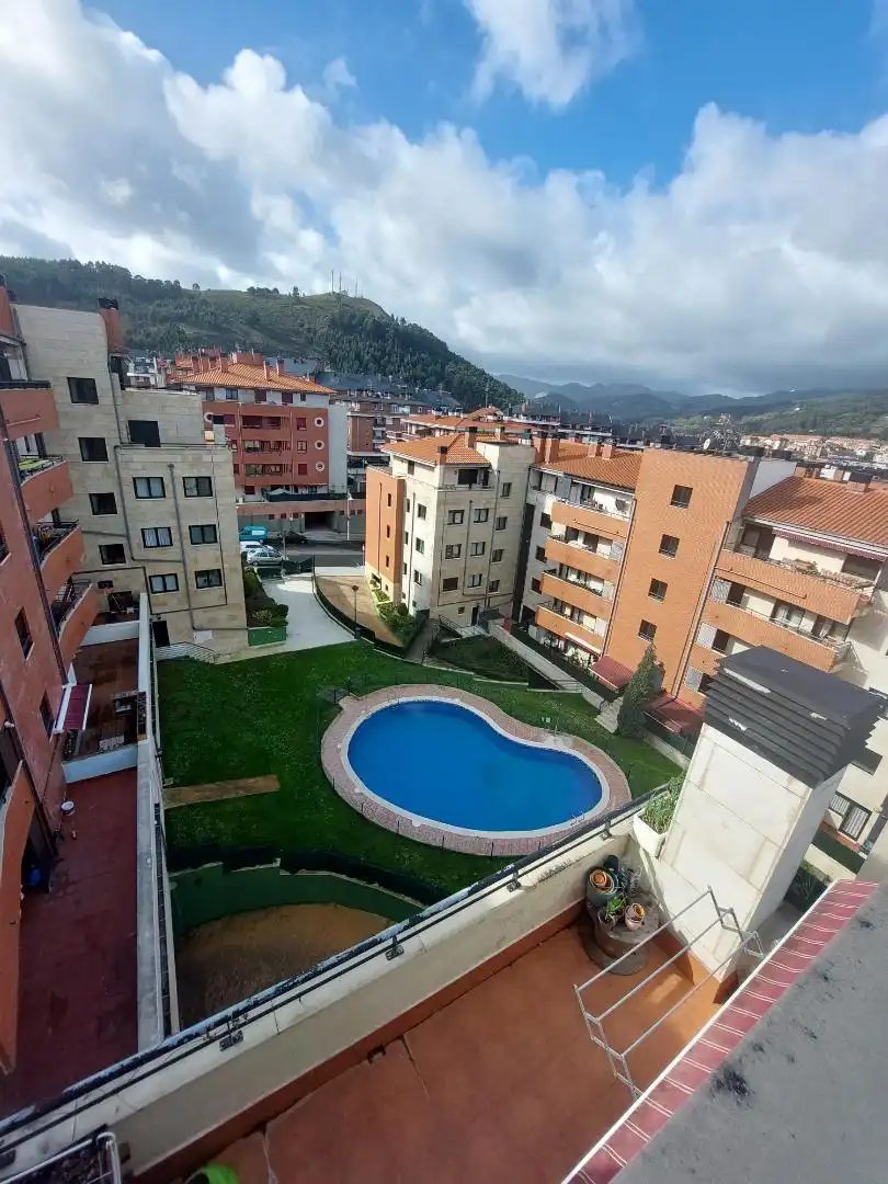 Attic for rent in Calle de Arciseri, 8, Cotolino Swimming pool of Attic for rent in Castro-Urdiales with Heating, Parquet flooring and Terrace