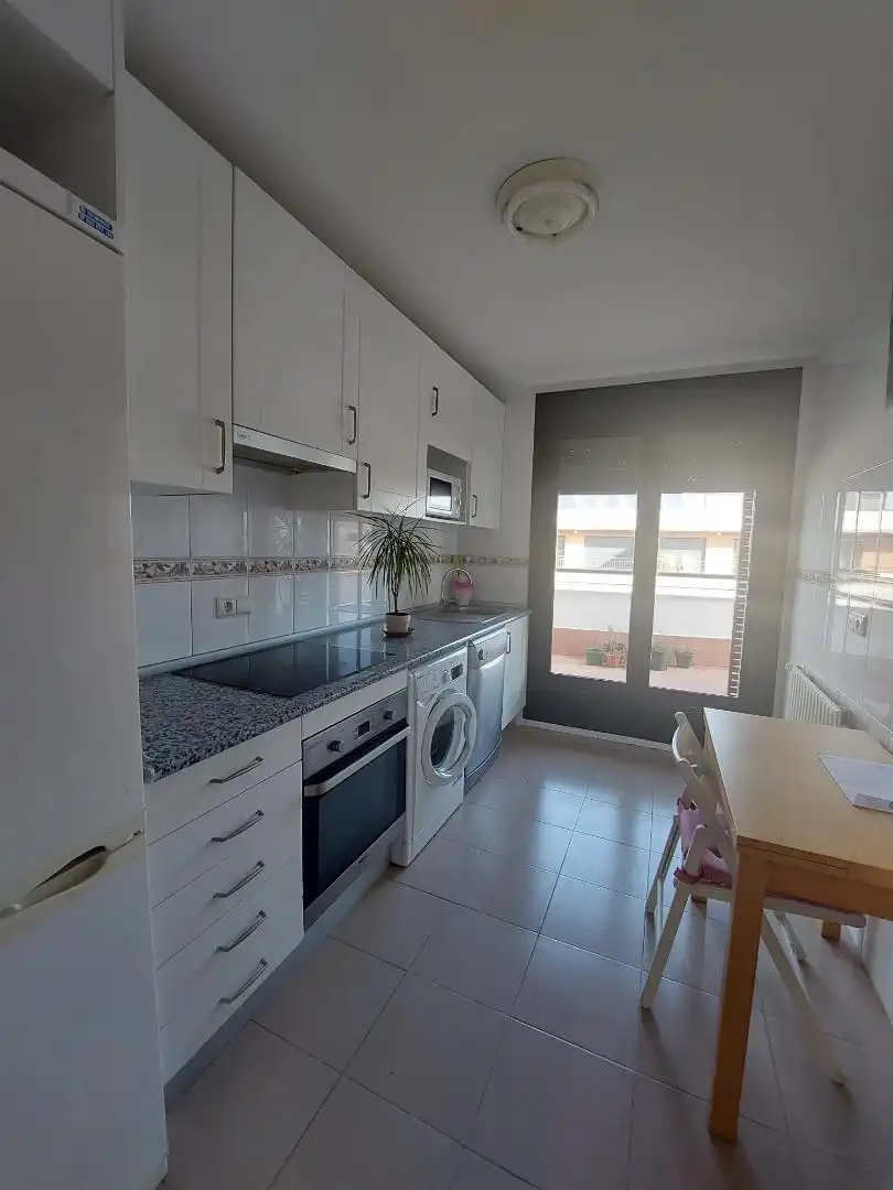 Attic for rent in Calle de Arciseri, 8, Cotolino Kitchen of Attic for rent in Castro-Urdiales with Heating, Parquet flooring and Terrace