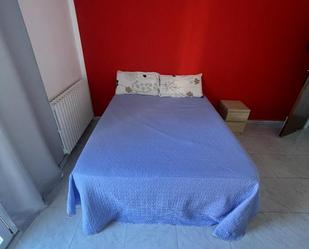 Bedroom of Flat to share in  Lleida Capital