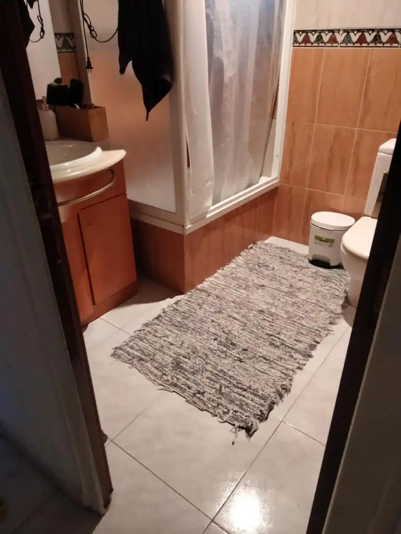 Baño de Piso para compartir en Lleida con Amueblado, Horno y Microondas