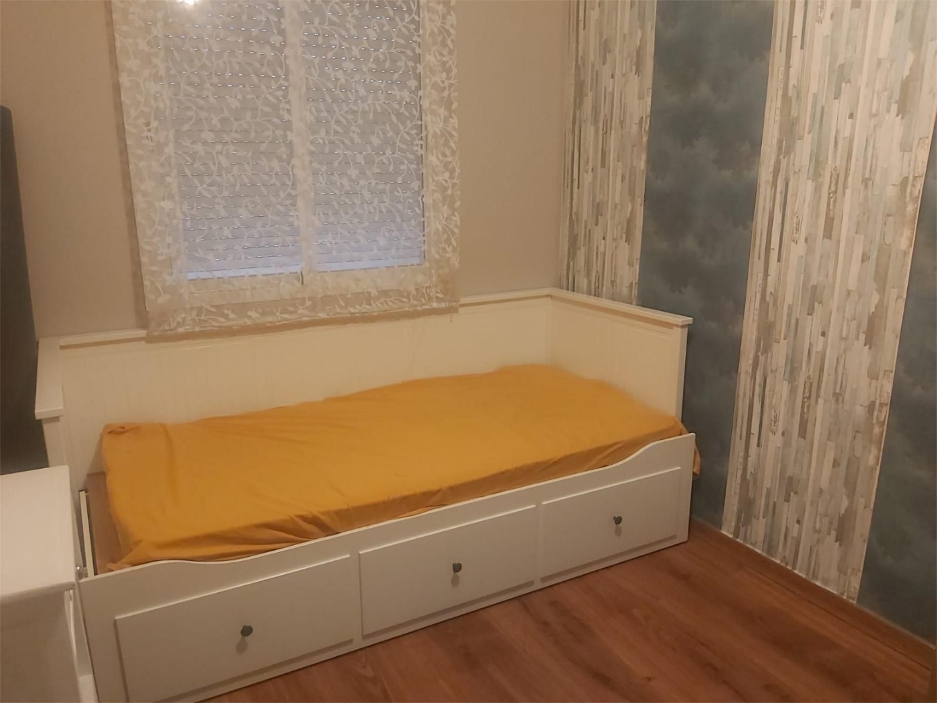 Bedroom of Single-family semi-detached to share in Badajoz Capital  with Storage room, Furnished and Washing machine