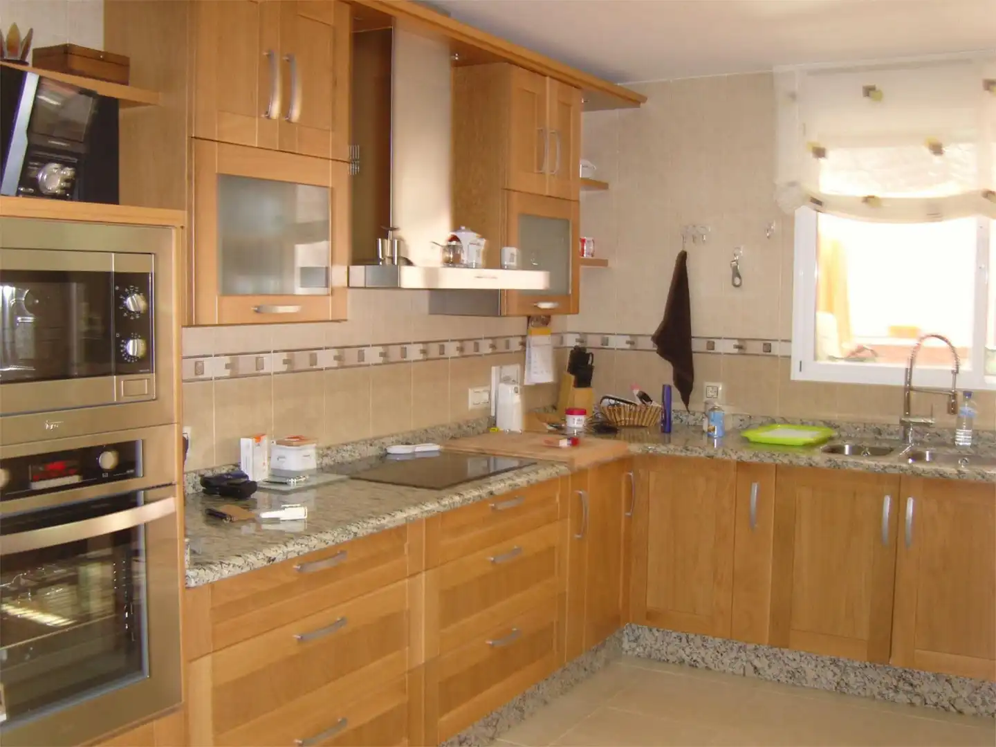 Casa adosada en venta en Calle Jaen, 47, Villatorres Cocina de Casa adosada en venta en Villatorres con Aire acondicionado, Terraza y Trastero