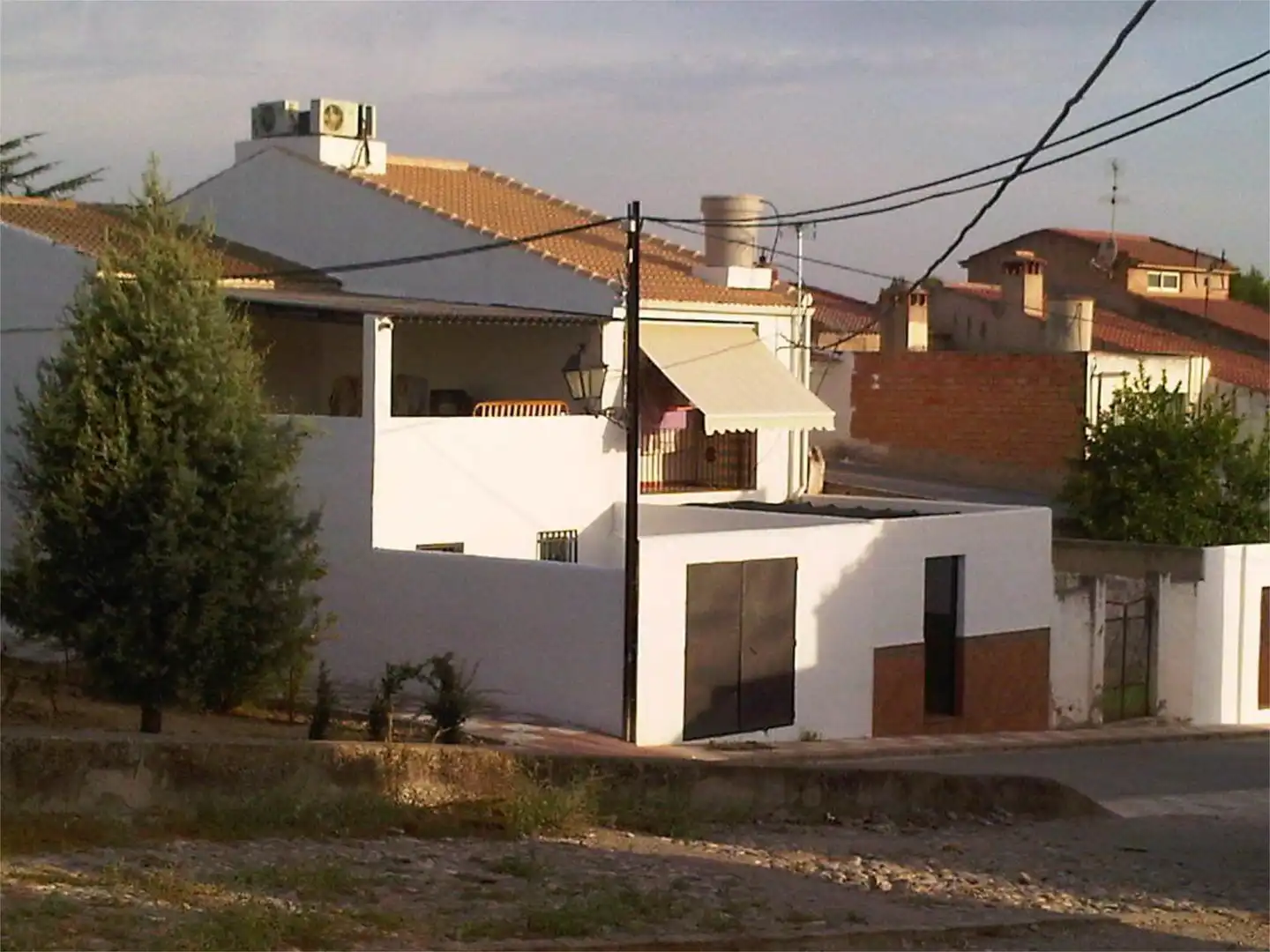 Casa adosada en venta en Calle Jaen, 47, Villatorres Vista exterior de Casa adosada en venta en Villatorres con Aire acondicionado, Terraza y Trastero