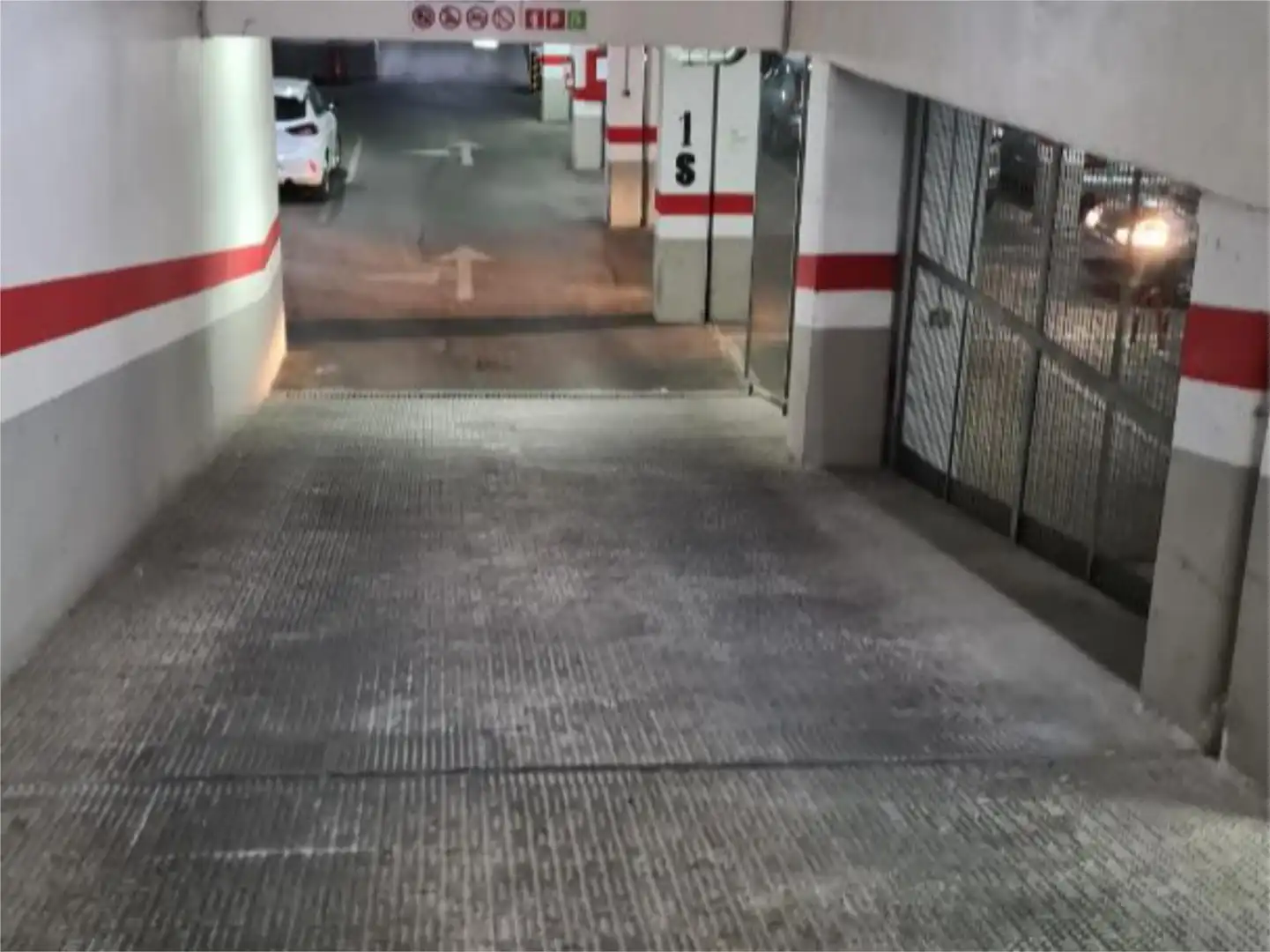 Parkplatz von Garage zur Miete in Elche / Elx