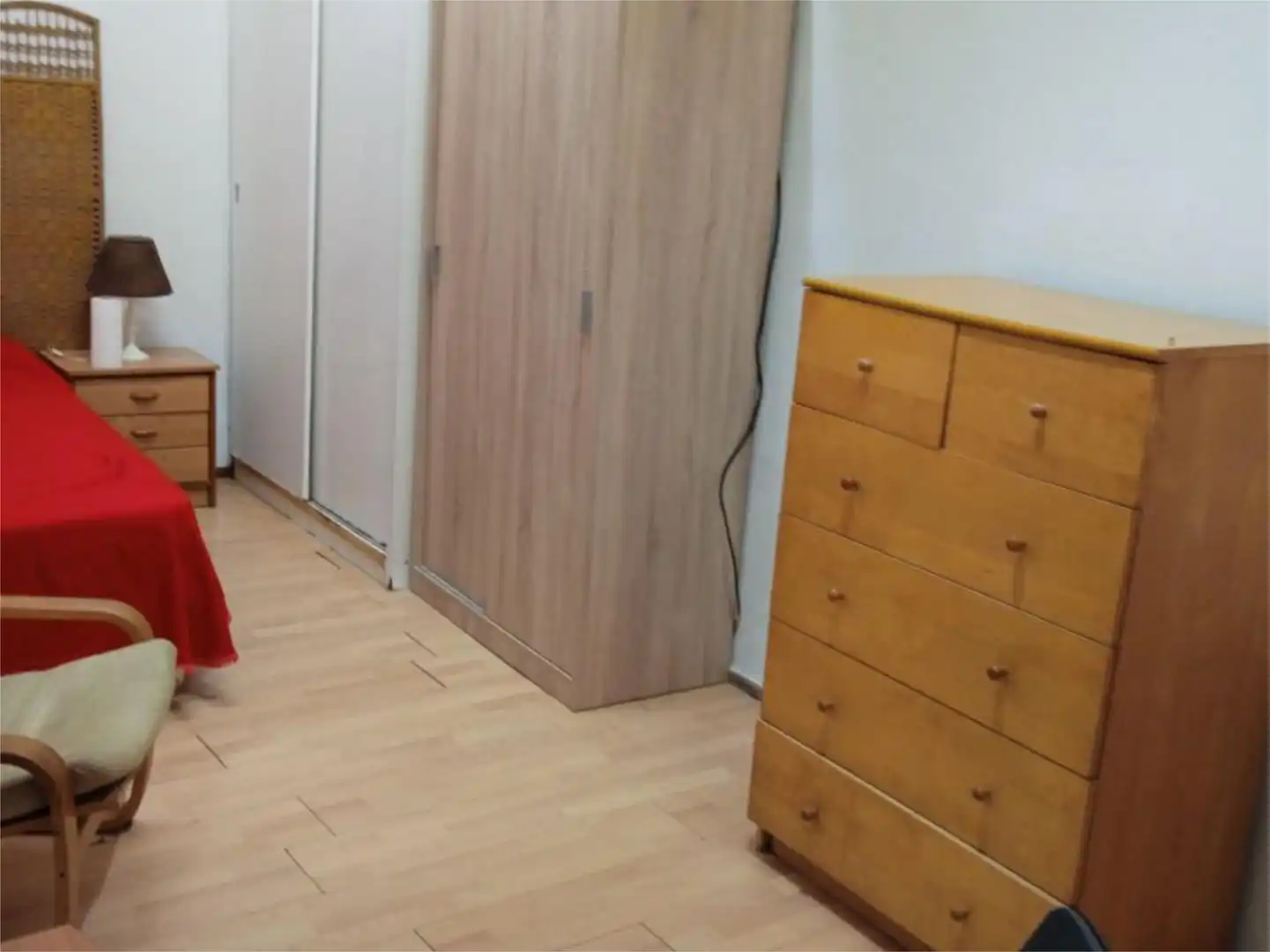 Habitación en Carrer d'Alcolea, 91, Sants Habitación de Piso para compartir en Barcelona con Parquet y Amueblado