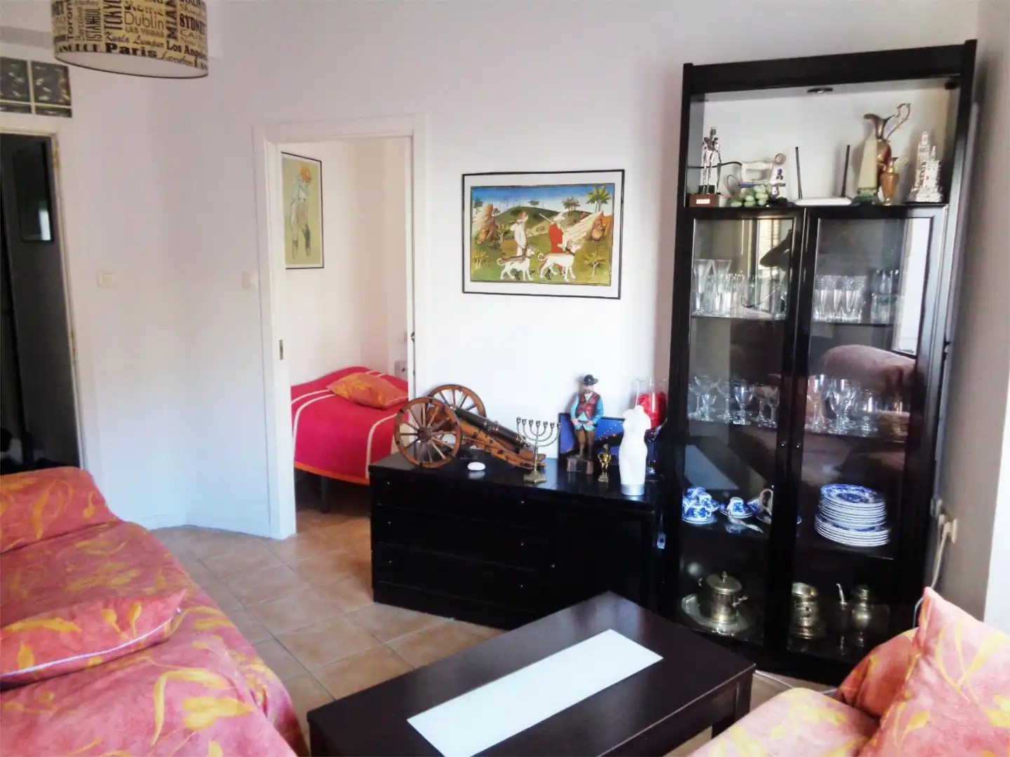 Room in Carrer Pintor Josep Segrelles, 21, Oliva pueblo Room in Carrer Pintor Josep Segrelles, 21, Oliva pueblo