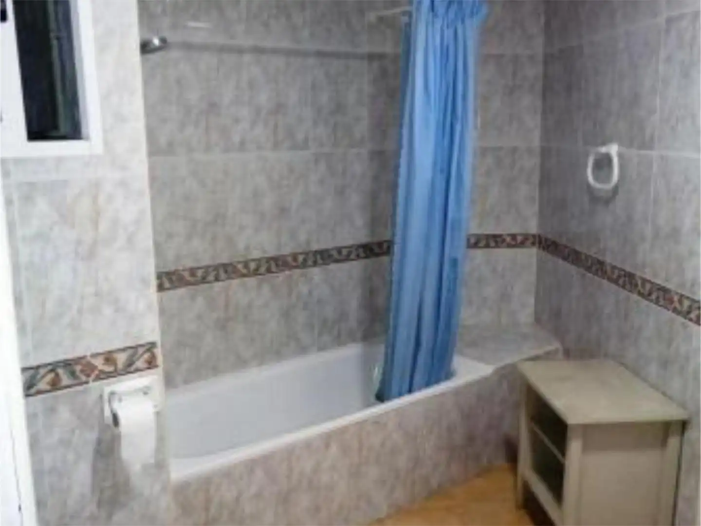 Room in Carrer Pintor Josep Segrelles, 21, Oliva pueblo Room in Carrer Pintor Josep Segrelles, 21, Oliva pueblo