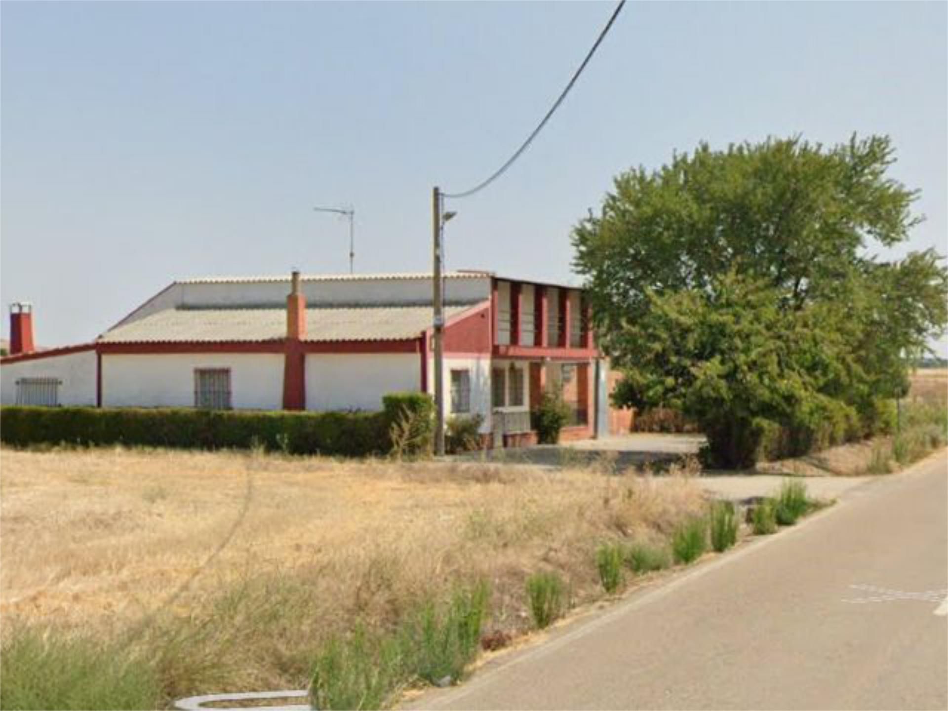 Exterior view of House or chalet for sale in Salvador de Zapardiel  with Heating, Terrace and Storage room