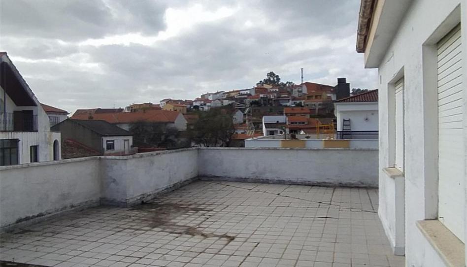 Photo 1 of Attic for sale in Avenida Don Santos Robledo, 19, Valverde del Fresno, Cáceres