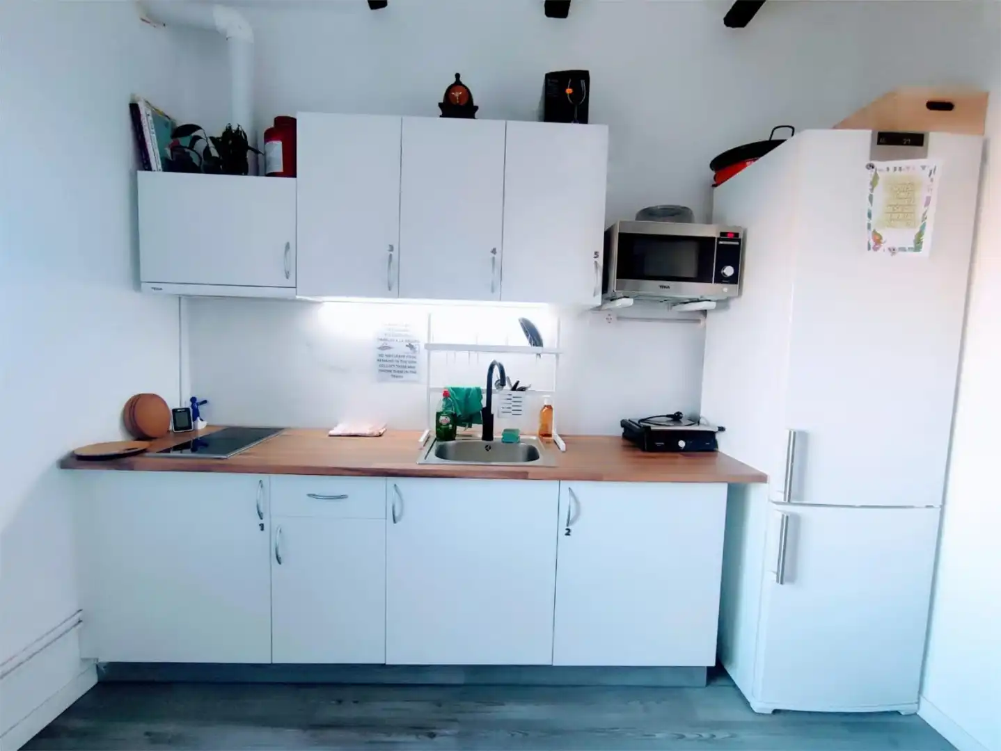 Room in Carrer d'Antoni Forrellad, 60, Can Puiggener Kitchen of Flat for share in Sabadell with Air Conditioner, Heating and Parquet flooring