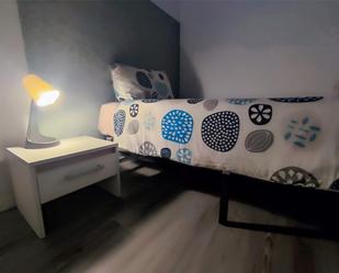 Bedroom of Flat to share in Sabadell  with Air Conditioner