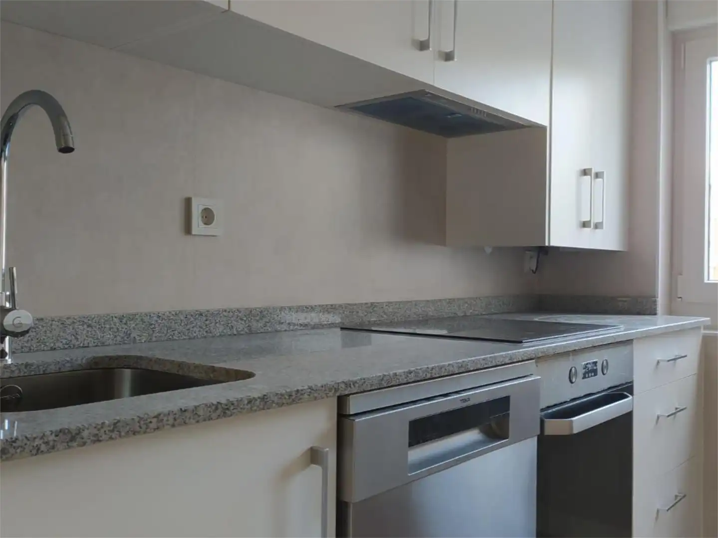 Piso de alquiler en Calle San Fernando, 88, Cuatro Caminos Cocina de Piso de alquiler en Santander