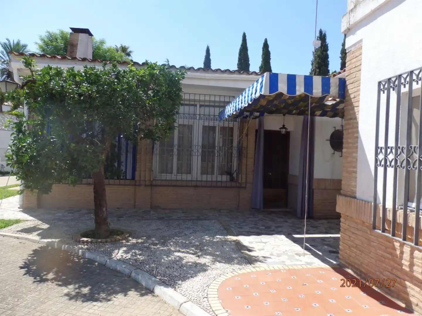 Wohnung zum Verkauf in Carretera a, 1930, Sanlúcar la Mayor Außenansicht von Wohnung zum Verkauf in Sanlúcar la Mayor mit Klimaanlage, Heizung und Privatgarten