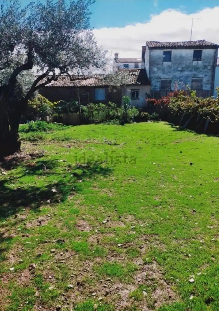 Terreno en venta en Calle Rincón del Olivar, 11, Montehermoso Terreno en venta en Montehermoso