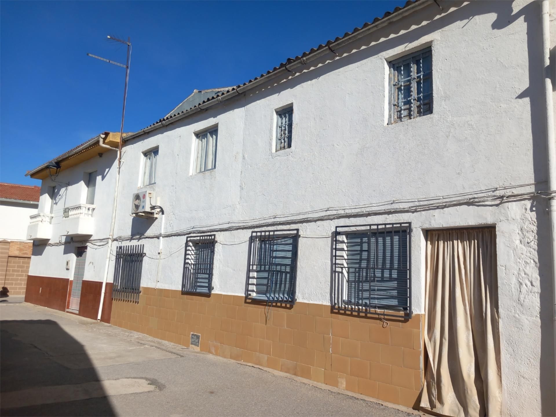 Exterior view of Single-family semi-detached for sale in Campotéjar  with Air Conditioner