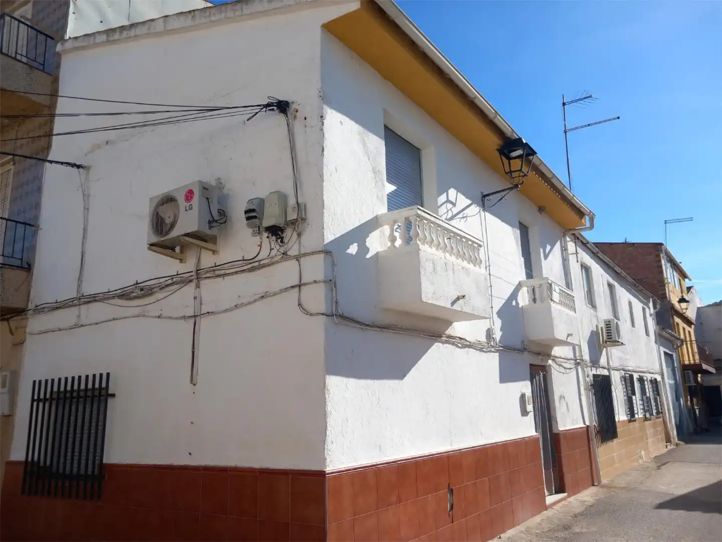 Exterior view of Detached homes for sale in Campotéjar  with Air Conditioner