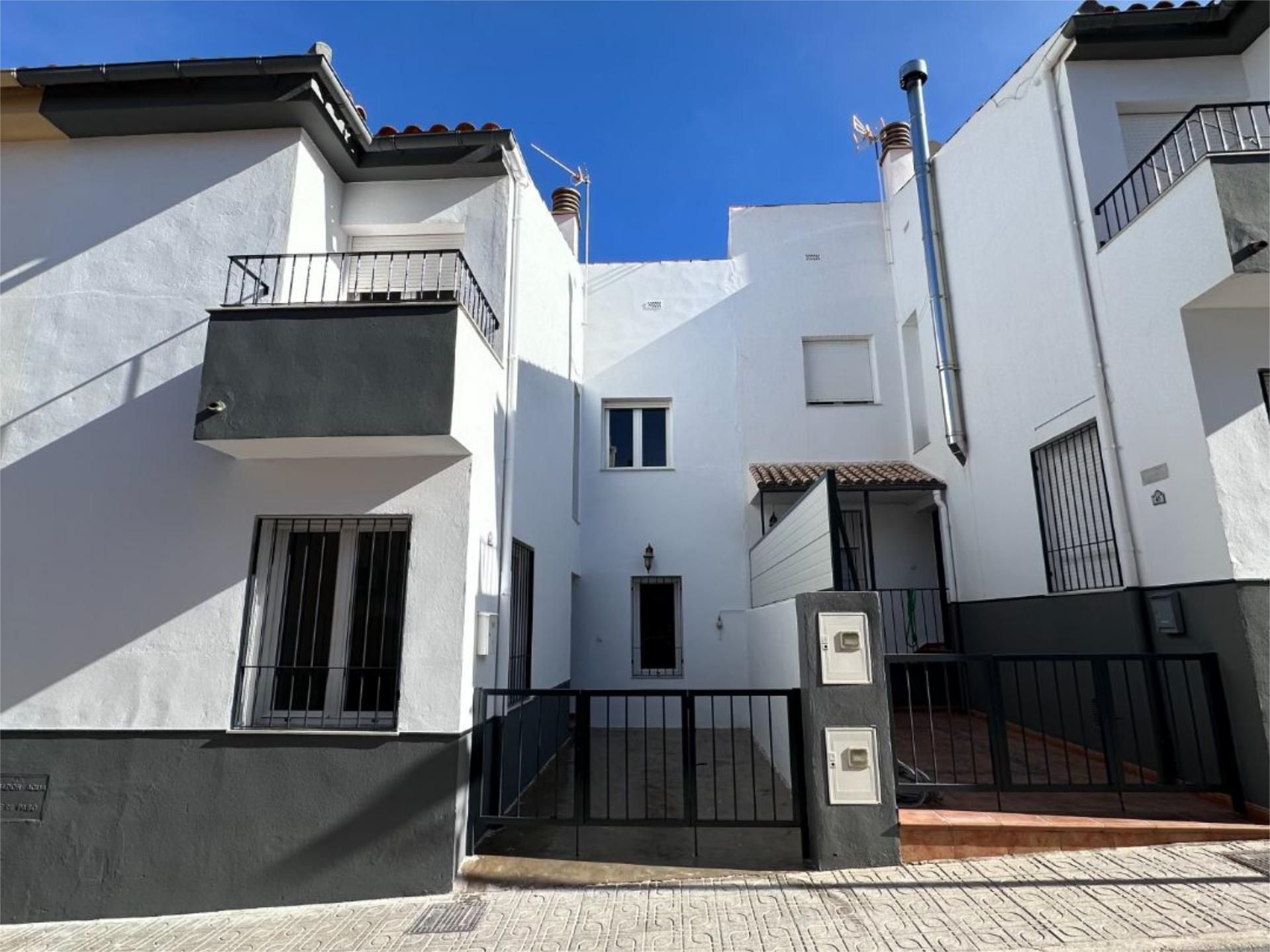 Exterior view of Single-family semi-detached for sale in Caniles  with Balcony