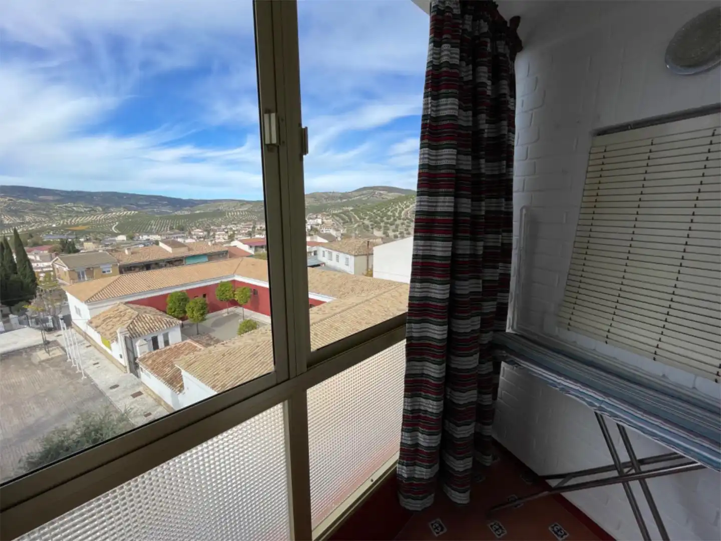 Wohnung zum Verkauf in Barriada Paz, 9, Montefrío Schlafzimmer von Wohnung zum Verkauf in Montefrío mit Klimaanlage, Terrasse und Balkon