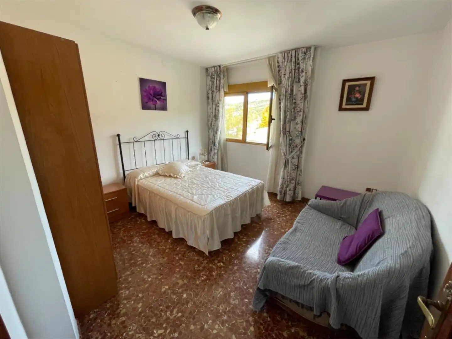 Wohnung zum Verkauf in Barriada Paz, 9, Montefrío Schlafzimmer von Wohnung zum Verkauf in Montefrío mit Klimaanlage, Terrasse und Balkon