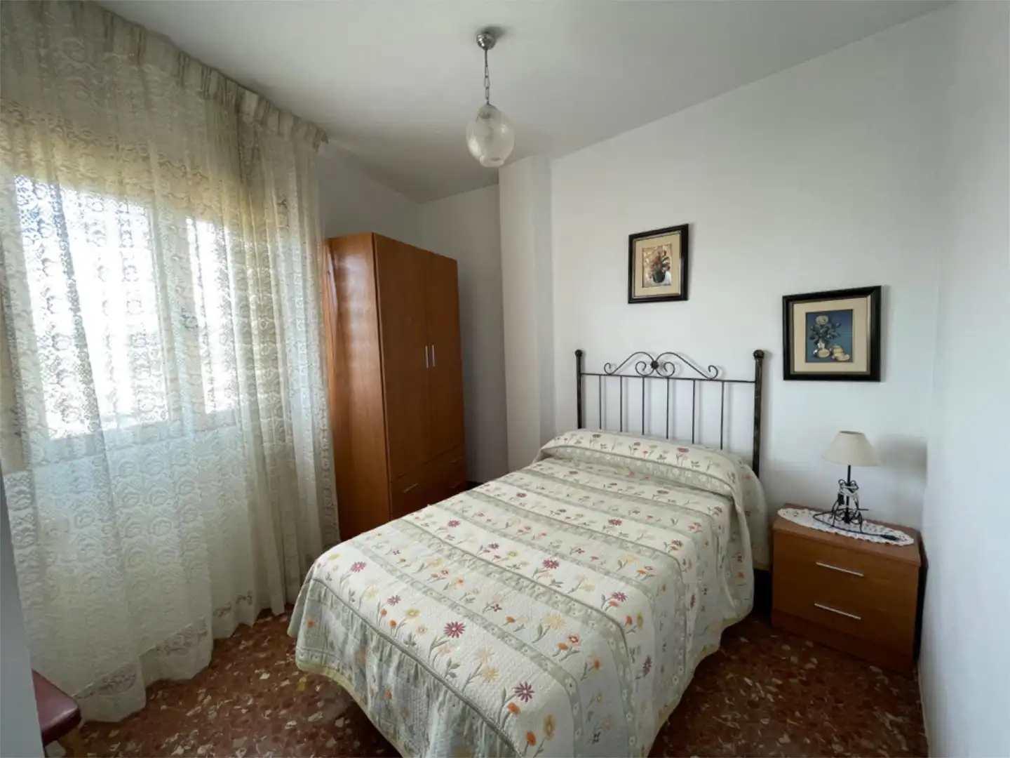 Wohnung zum Verkauf in Barriada Paz, 9, Montefrío Schlafzimmer von Wohnung zum Verkauf in Montefrío mit Klimaanlage, Terrasse und Balkon