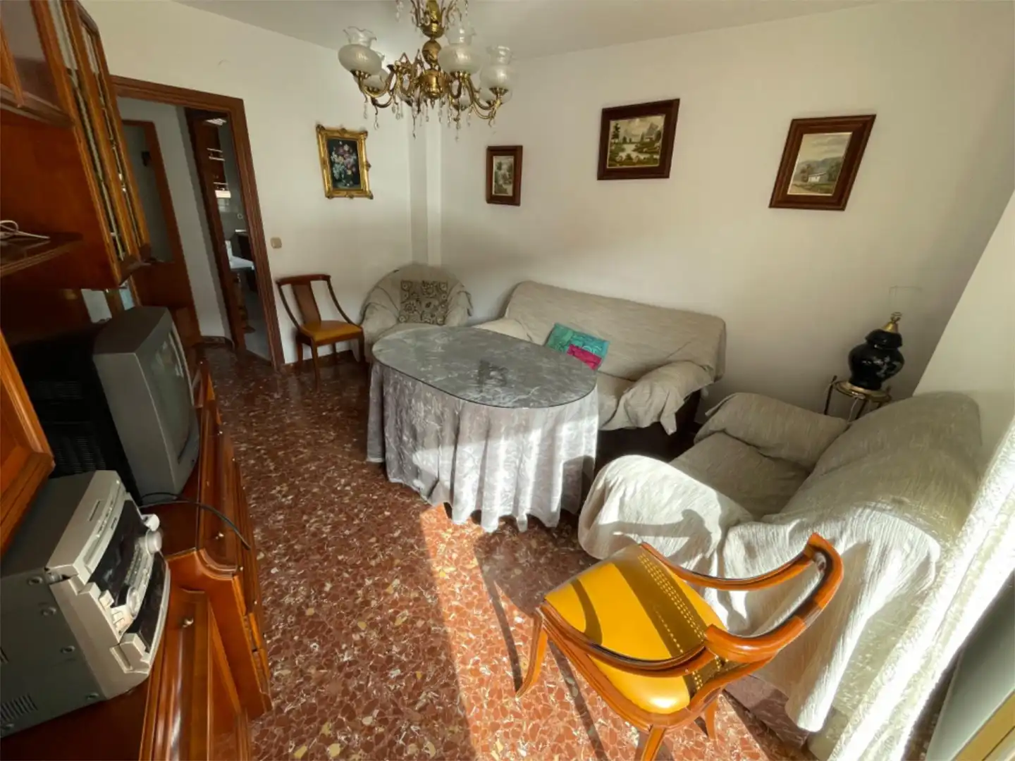 Wohnung zum Verkauf in Barriada Paz, 9, Montefrío Wohnzimmer von Wohnung zum Verkauf in Montefrío mit Klimaanlage, Terrasse und Balkon