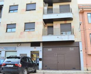 Exterior view of Flat for sale in Villares de la Reina  with Balcony