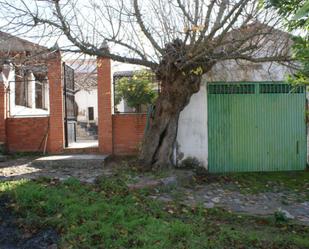 Vista exterior de Finca rústica en venda en Benquerencia de la Serena amb Jardí privat i Traster