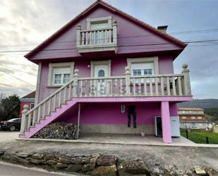 Vista exterior de Casa o xalet en venda en Cabana de Bergantiños amb Calefacció, Jardí privat i Parquet